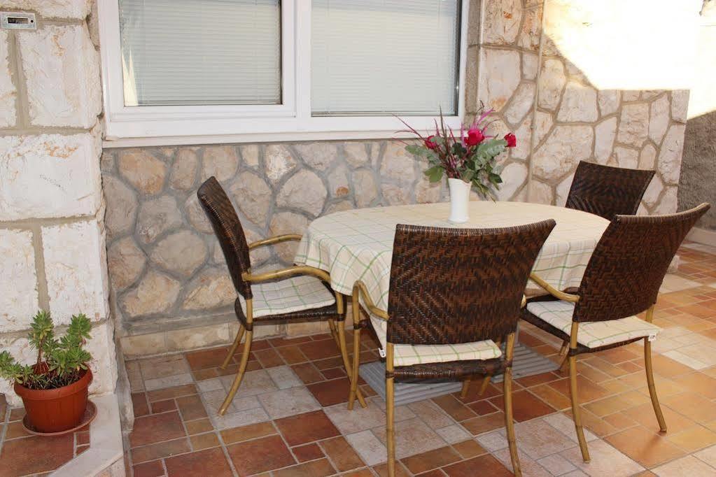 Apartments Captain Дубровник Екстериор снимка